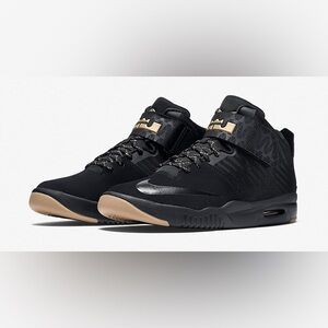 Nike LeBron Akronite Basketball Shoes - 6.5 Youth - 819832-009 Black / Gold